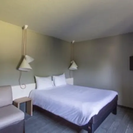 Ibis Hotell 3*