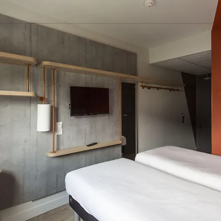 Ibis 3*