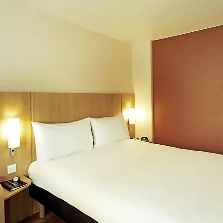 Ibis Hotell 3*